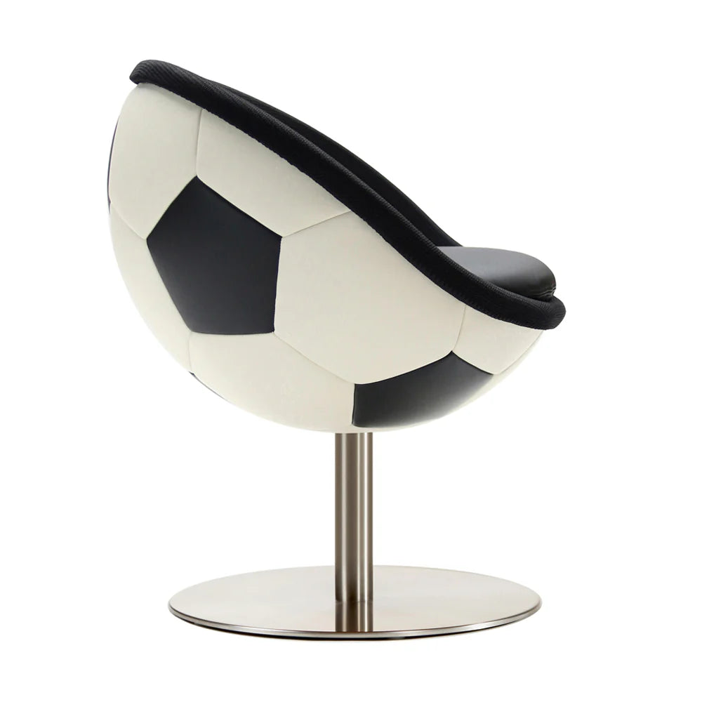 CH2018 Football Lounge Chair – Iconic Design for Sports-Inspired Spaces